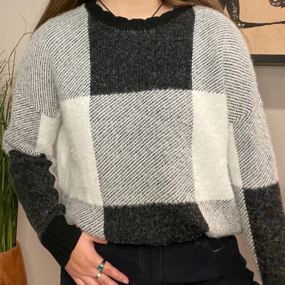 Ella black and white sweater